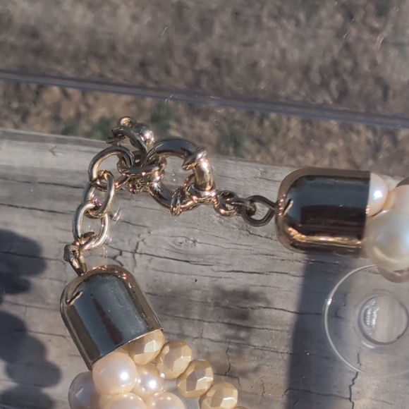 Elegant Faux Pearl and Gold Beaded Necklace Set - Picture 4 of 6